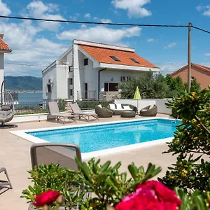Brico Trogir